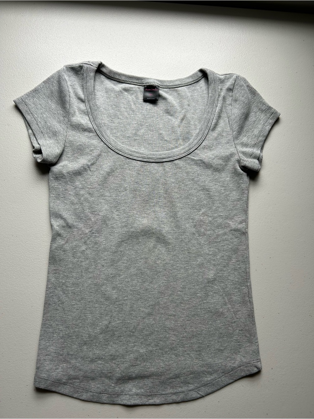 Suzette Collection Women’s M/L Gray Scoop Neck Fitted Ribbed T-Shirt Y2K